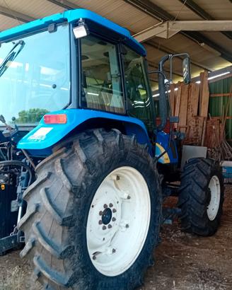 trattore agricolo New Holland TL100A