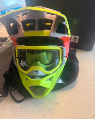 Casco fox occhiali scarpe
