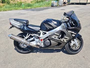 Honda cbr 900 rr fireblade