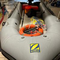 Gommone Zodiac 4,50 m con motore 15 cavalli