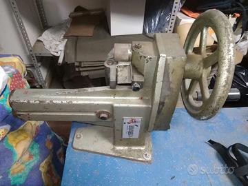 Scarnitrice per cuoio 