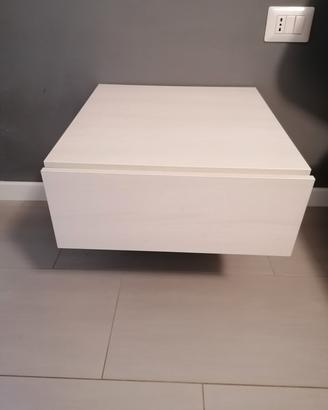 Cassettiera e comodini sospesi 