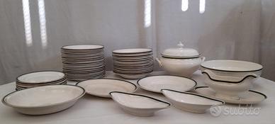 Servizio piatti in porcellana , fine 800 primi 900