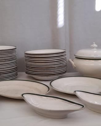 Servizio piatti in porcellana , fine 800 primi 900