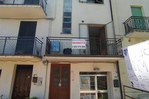Casa indipendente di 110 m² con 4 locali a Castel 