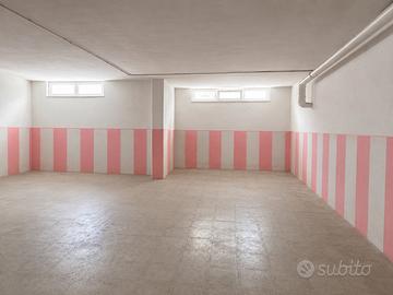 GARAGE/LOCALE