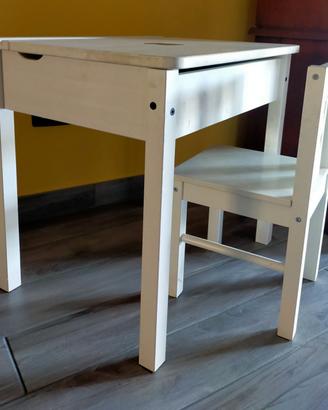 Tavolino IKEA con sedia per bambini