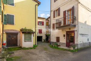 TERRATETTO INDIPENDENTE CON GARAGE A ROTEGLIA