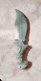 Ornamento in pietra naturale intagliata