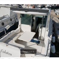 Barca sever marea