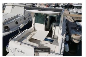 Barca sever marea