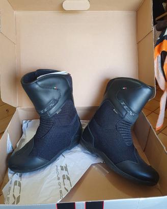 stivali omologati in goretex