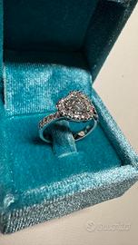 Anello Oro Bianco Diamante Cuore 1ct colore G VS1