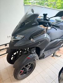 Tricity  Yamaha 300