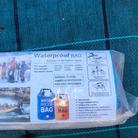 borsa impermeabile da 10 litri azzurra