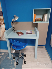 SCRIVANIA DITTA CLEVER CON PENSILI