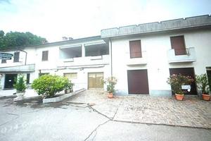 Immobile di 1300 m² con più di 5 locali a Montù Be