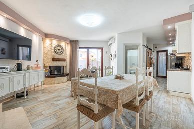 Villetta indipendente con cortile 