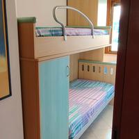 cameretta doppio letto armadio