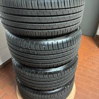 Gomme 215/45 R16