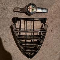 Calandra / scudo / stemma alfa romeo 159