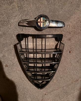 Calandra / scudo / stemma alfa romeo 159