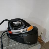 Ferro da stiro con caldaia a Electrolux