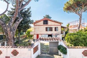 Villa Unifamiliare con Terreno