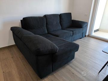Divano Cucina Tavolo Sedie Lavatrice Letto conteni