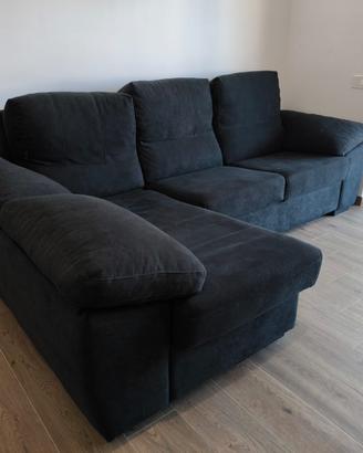 Divano Cucina Tavolo Sedie Lavatrice Letto conteni