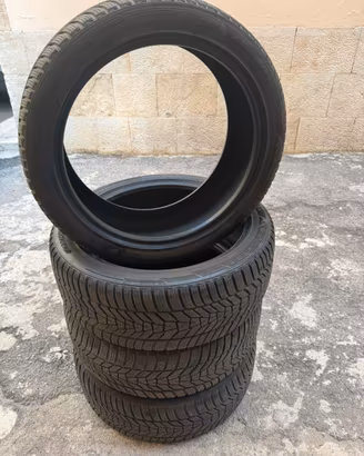 4 GOMME INVERNALI HANKOOK 235/45 R20