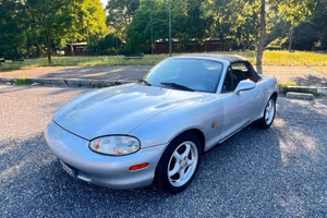 Mazda MX-5 1.6i 16V cat