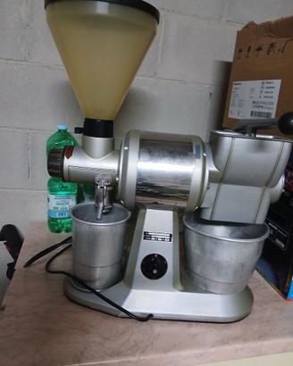 Macchina professionale per grattugia