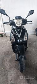 SYM Symphoni ST 200cc 