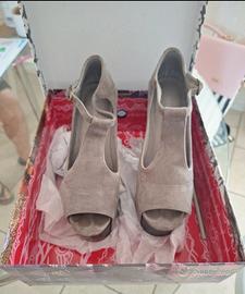 Jeffrey Campbell Scarpa beige in camoscio N.37