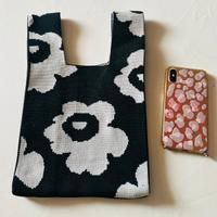 Borsa nera con fiori bianchi – nuova – 24€