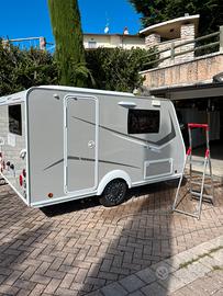 Caravan / Roulotte