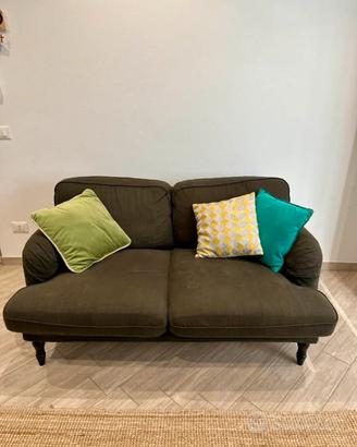 Divano grigio 2 posti