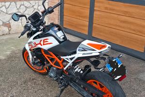 KTM duke 390 2020