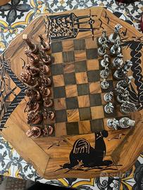 scacchi da collezione in legno con pezzi metallici