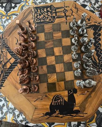 scacchi da collezione in legno con pezzi metallici