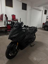 T MAX  560 TECH MAX - TERMIGNONI COMPLETO