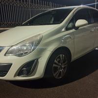 Opel corsa 2013 1.2 gpl