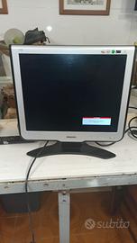 Monitor completo di cavi