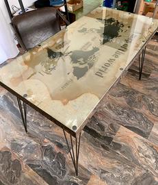 Scrivania vintage con sedia