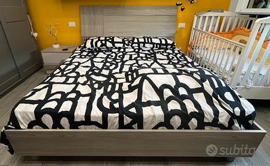 Camera da letto completa con doghe