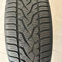 Una gomma Barum 185/60 r15 HXL 4 season