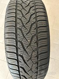 Una gomma Barum 185/60 r15 HXL 4 season