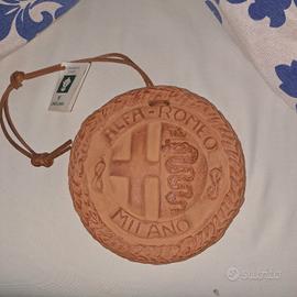 STEMMA IN TERRACOTTA ALFA ROMEO MILANO -RIAR- CARR