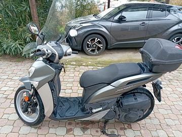 Sanremo Yamaha Xenter 125 bauletto + parabrezza